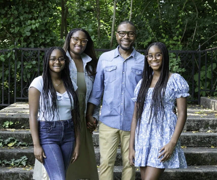 A group of 168极速直播赛车一分钟号码结果_1分钟极速赛车 2026经典の极速赛车官网168直播-官方赛果记录 people smiling and posing for a picture.